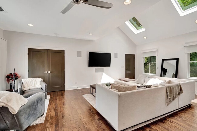 Living - 1825 Lombardy Ave Unit B