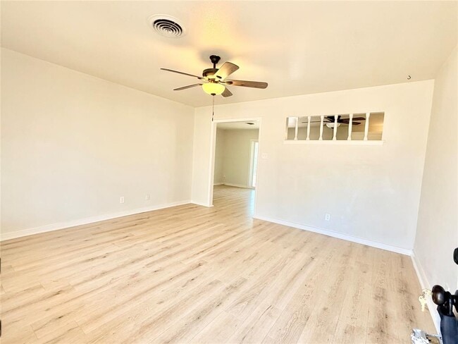 Photo - 5330 Wellington Dr