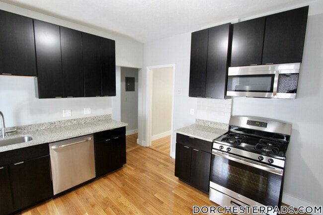 Building Photo - 109 Pleasant St