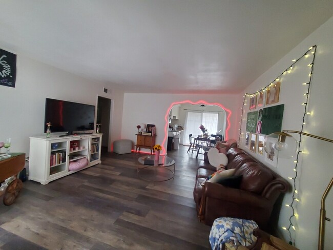 428 W Kelly Ave Unit B