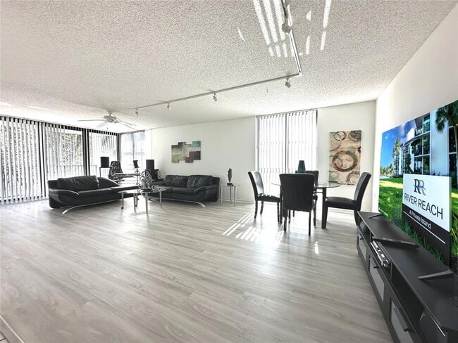 Building Photo - 1201 River Reach Dr Unit 216 Rental