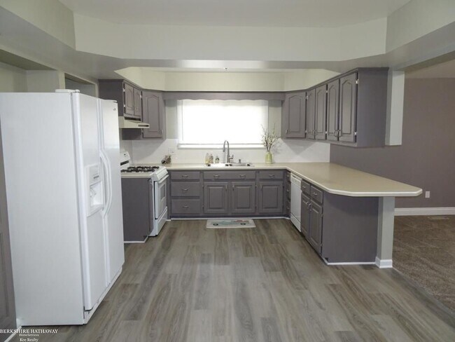 Photo - 32106 Gainsborough Dr