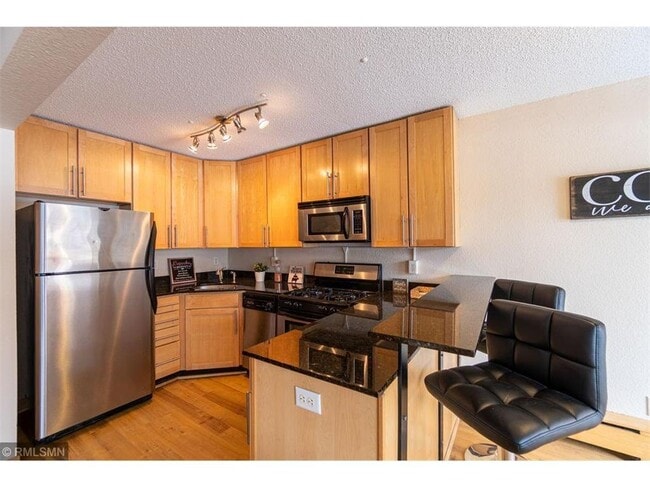 Building Photo - 2532 1st Ave S Unit #S204