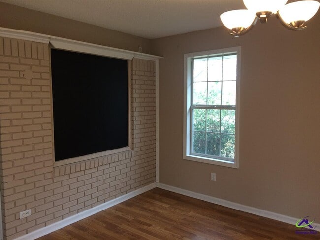 Photo - 138 Salem Dr