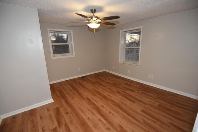 Photo - 10 Link St