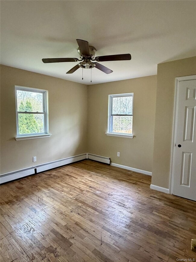 Photo - 14 Mastic Blvd