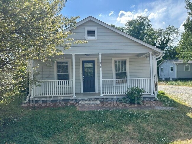 Building Photo - 405 Dobson St