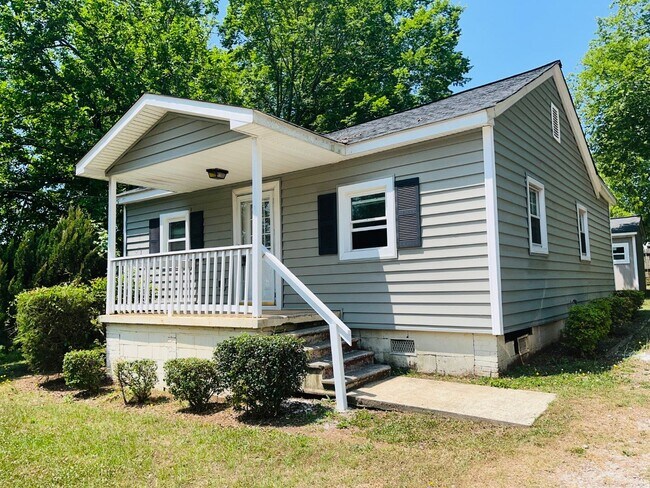 Photo - ***MOVE IN SPECIAL - $500 OFF 1ST MONTHS R...