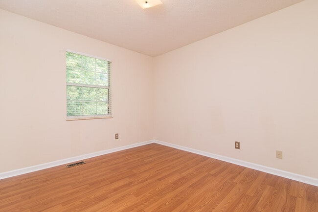 Photo - 1209 Durham Rd