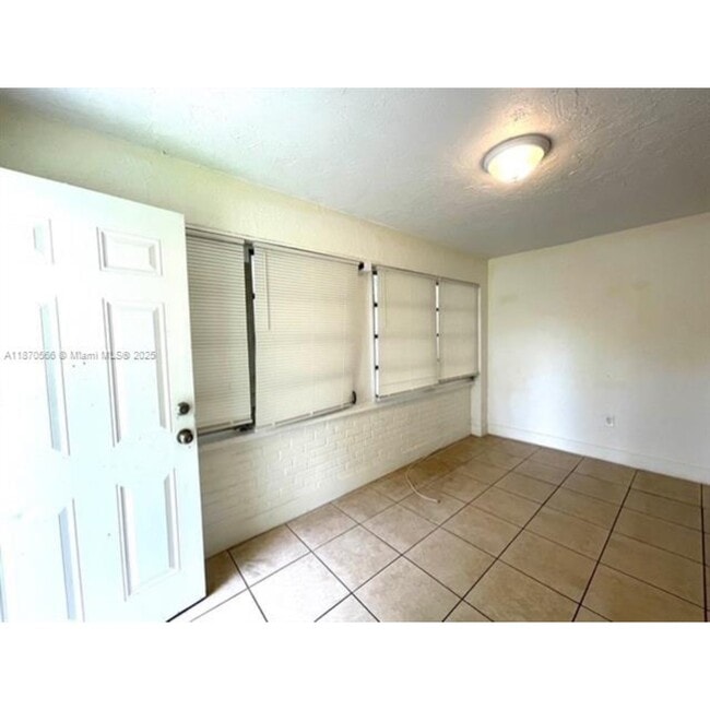 Photo - 1015 NW 42nd St