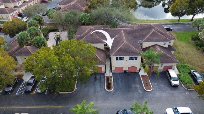 Building Photo - 2400 Centergate Dr