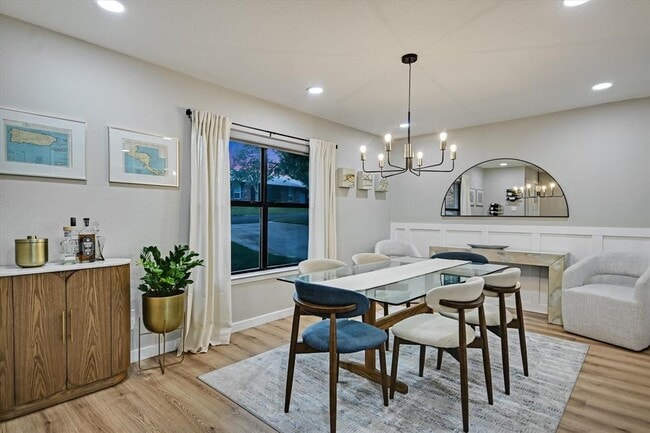 Photo - 1006 Hollybluff St