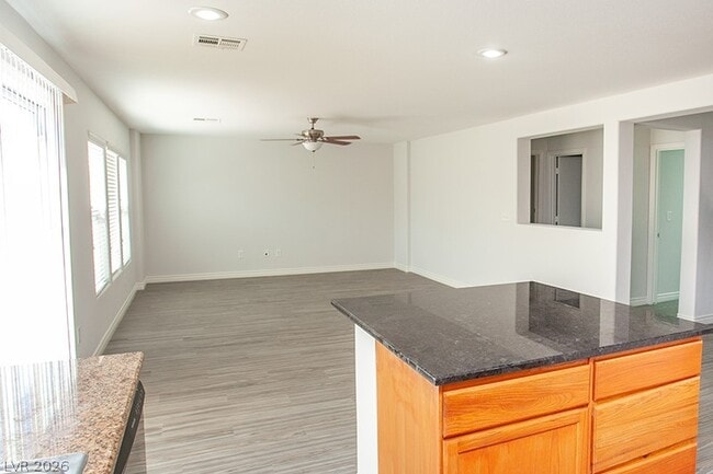 Photo - 6525 Cedar Waxwing St