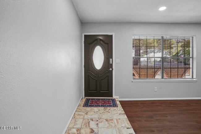 Photo - 4933 Round Rock Dr