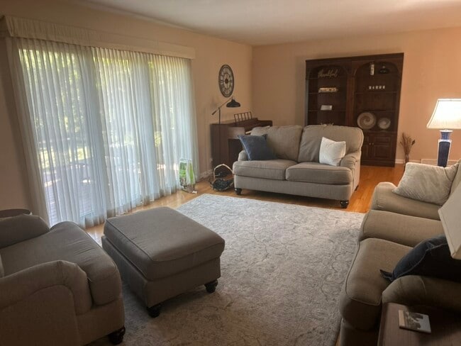 Photo - 1126 Laurel Ln