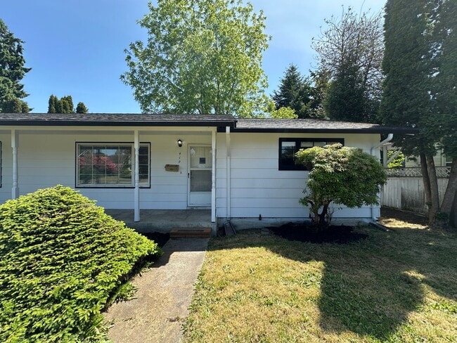 419-421 3rd St. NE - 419-421 3rd St. NE Apartment Unit 419 3rd St. NE