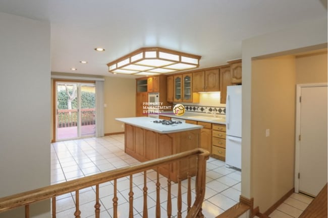 Photo - 4 Bedroom / 3 Bath Home in Sandy!