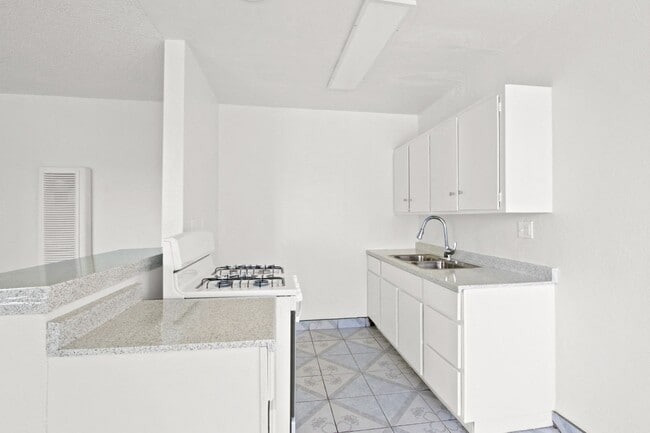 Photo - Westminster Apartments