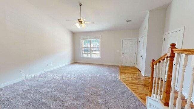 Photo - 939 Squires Pt