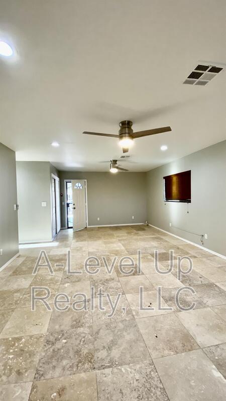 Photo - 231 W 28th St