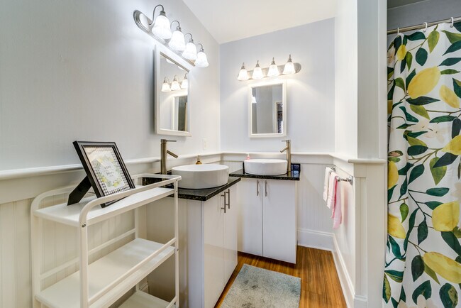 Photo - The Warehouse