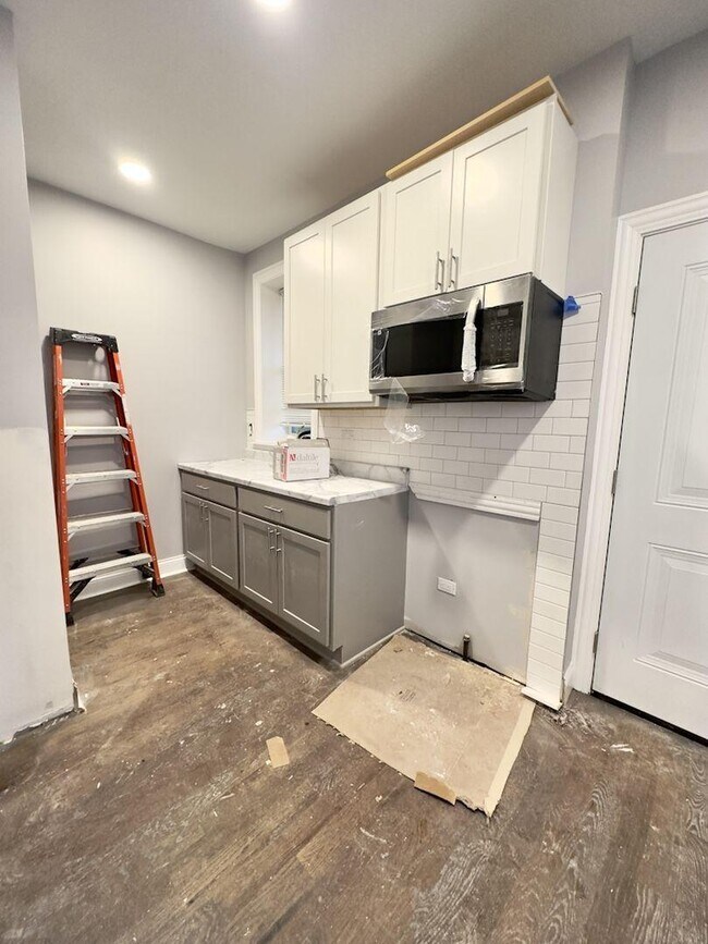 Photo - 4 bedroom in Chicago IL 60660 Unidad 6257-1