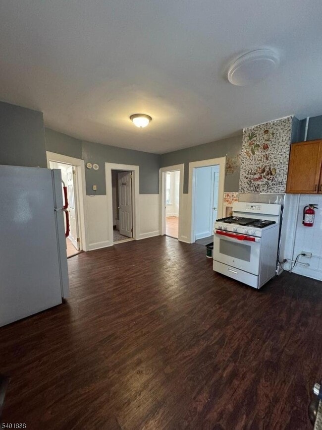 Building Photo - 107 Melville Pl Unit 2