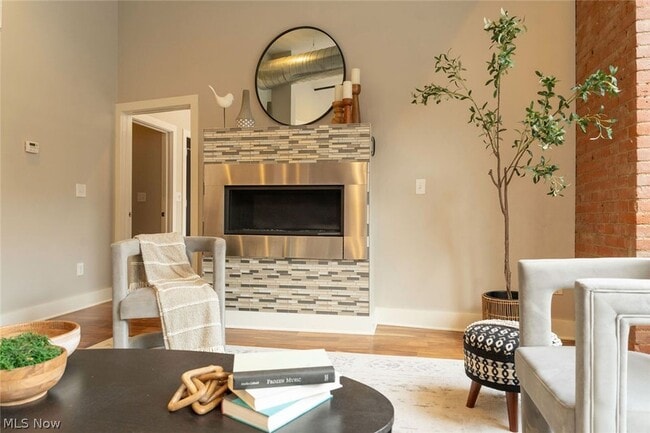 Photo - 1260 W 4th St Unidad 204