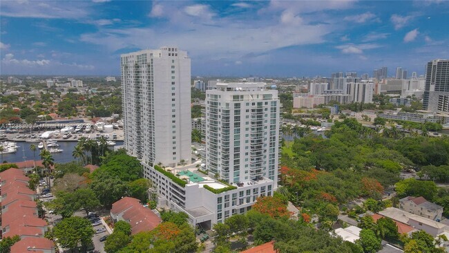 Building Photo - 1861 NW South River Dr Unit 2301 Rental