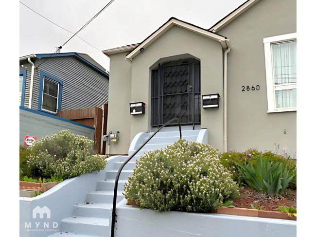 Building Photo - 2860 Montana St Rental