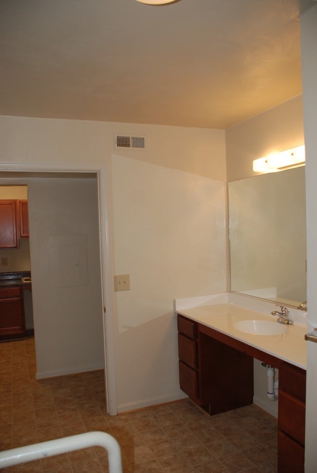 Pipers Landing Apartments For Rent in Virginia Beach, VA