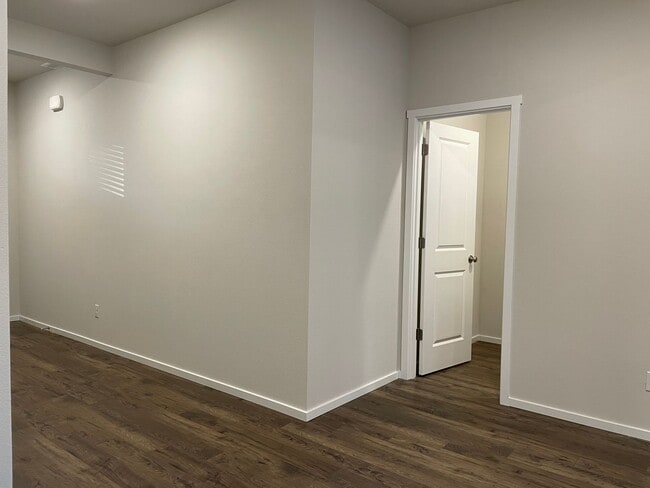 Photo - Don’t Miss This! Spacious Vancouver Home with Large Yard & Double Garage.
