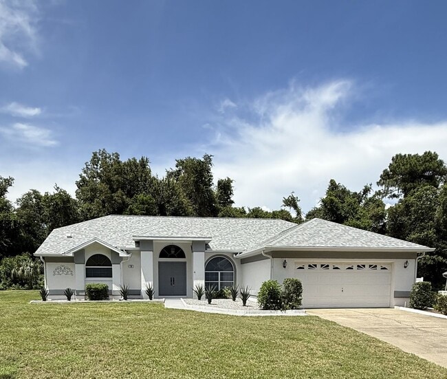 Building Photo - Beautiful 3/2/2 in Sugarmill Woods!!! Rental