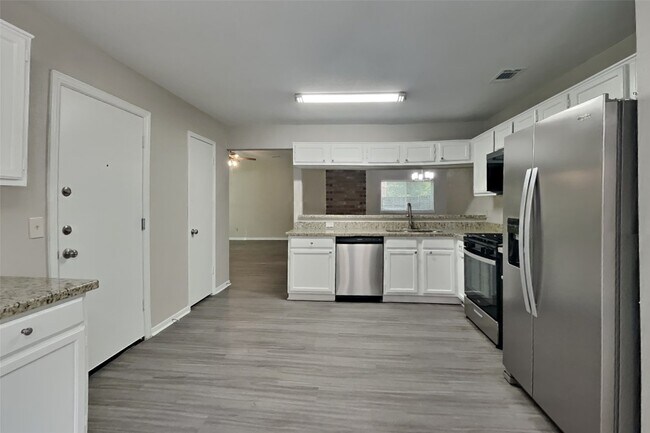 Photo - 9214 Palm Shores Dr