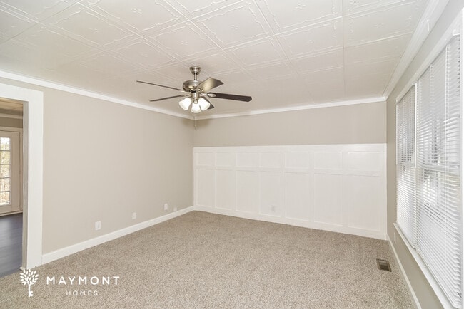 Photo - 2044 Dinsmore Rd