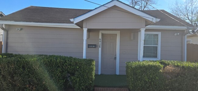 Building Photo - 6928 Hershe St Unit A