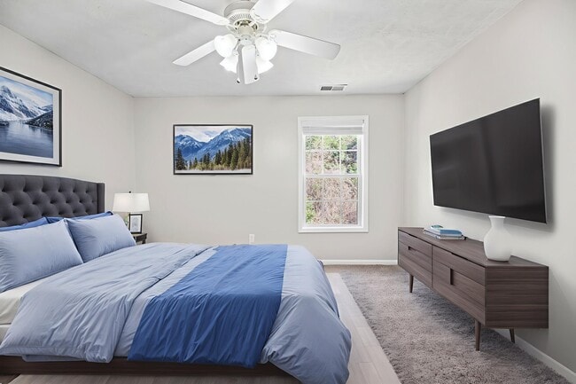 Photo - Lakeshore Grande