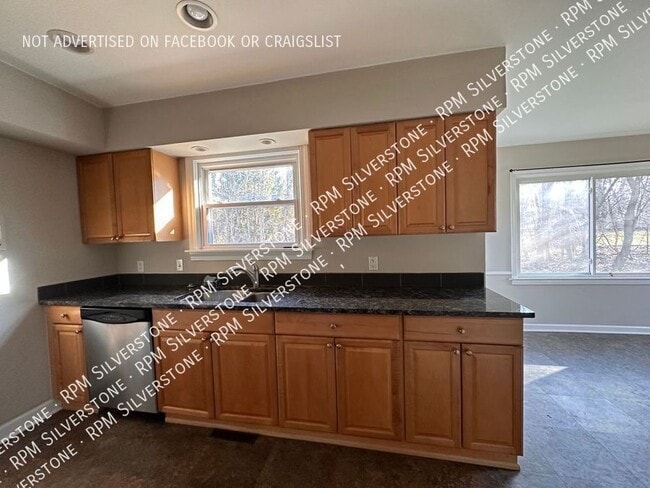 Photo - 2362 Sanders Pl