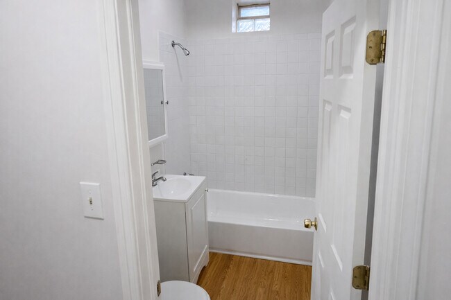 Photo - 1934 E 74th St