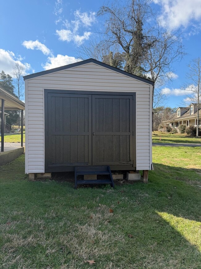Xtra storage area - 10029 Westland Dr