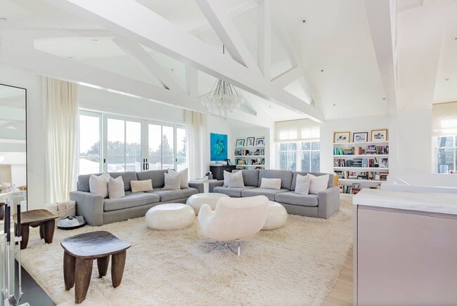 Photo - 122 Crestview Ln