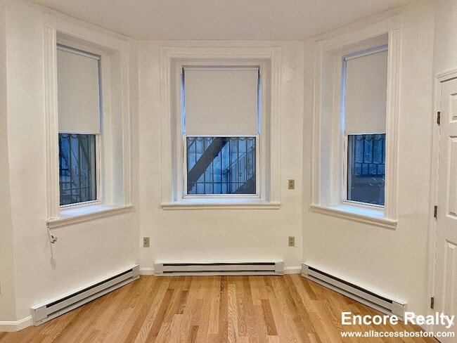 Photo - 1077 Beacon St Unit B