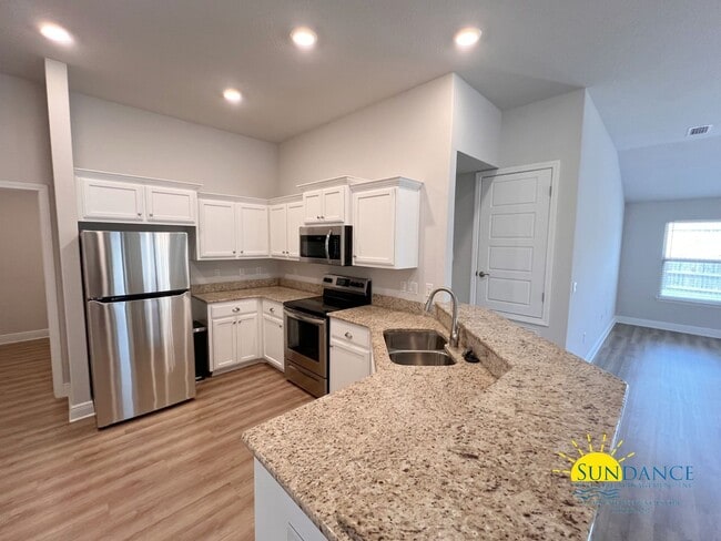 Photo - Modern 3 Bedroom Home with Community pool!