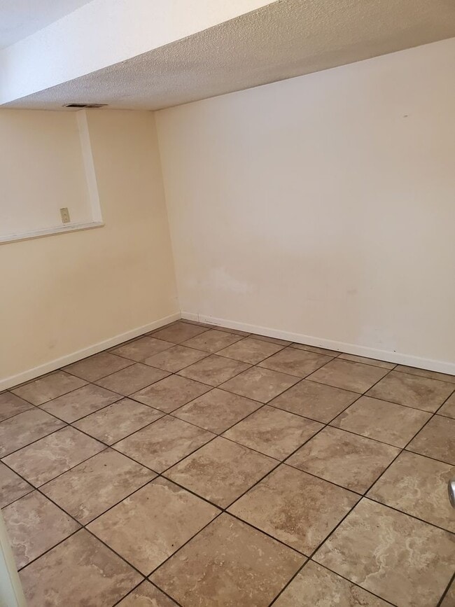 Photo - 704 Demaret Dr Unit C