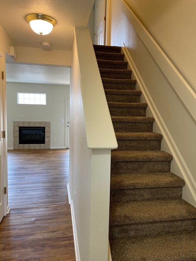 Photo - 2950 Neil Dr Unit Apt 8