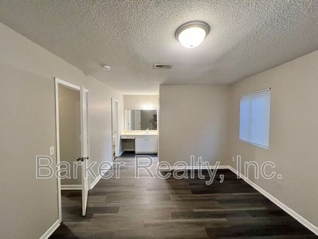 Photo - 203 E Ransom St
