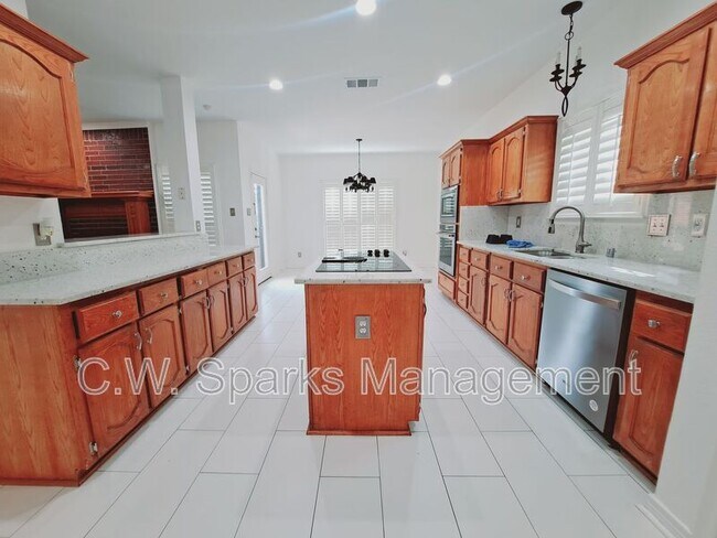 Photo - 1534 Chapman Dr