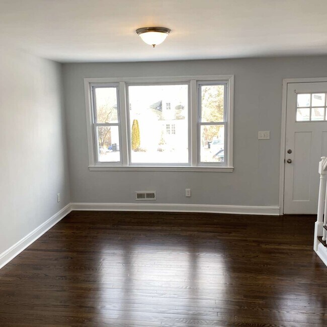 Photo - 5938 Clayton Ave