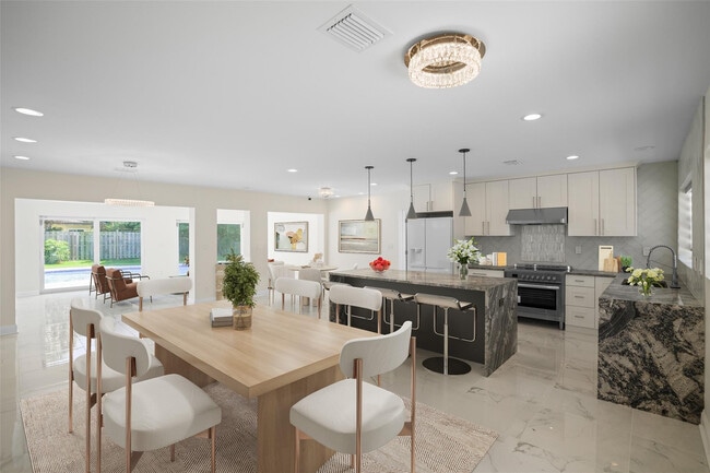 Building Photo - 2116 SE 18th St