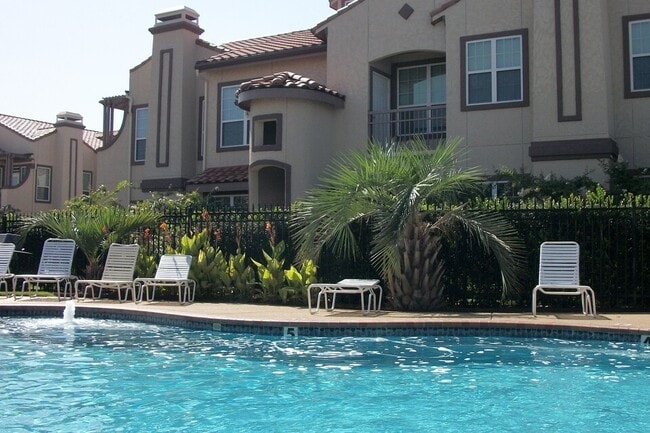 Waxahachie Village